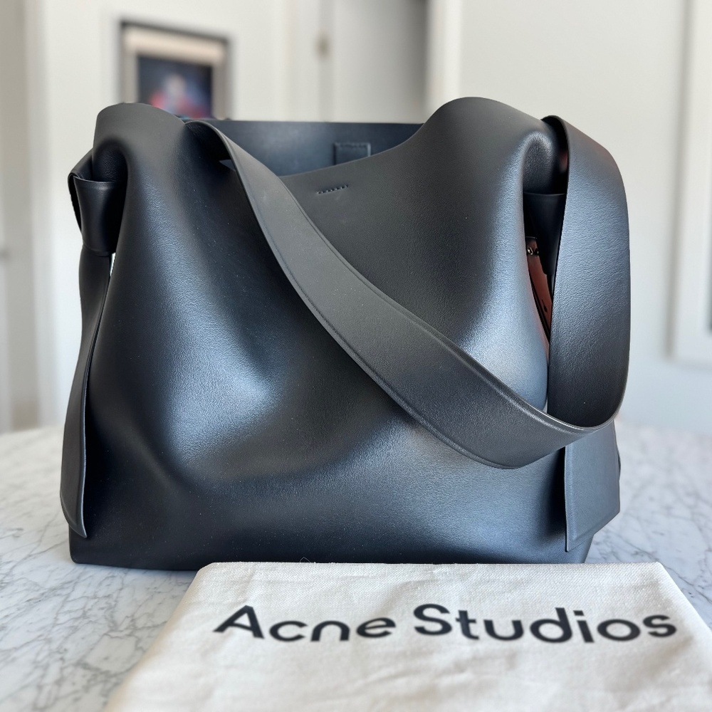 Acne Studios Musubi Midi Shoulder Bag – NWOT – BLACK